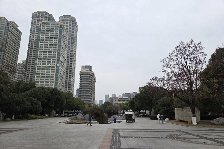 Auto companies struggle as China locks down “motor city”