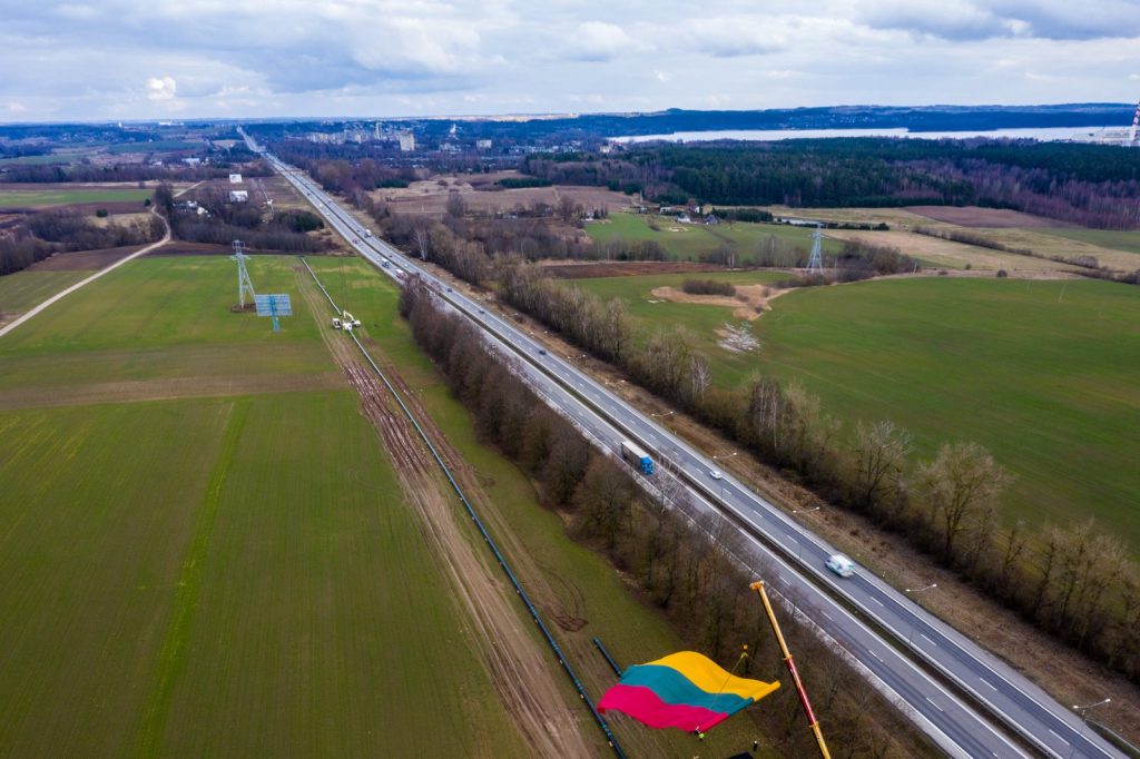 Lithuania cuts off Russian gas imports and urges the EU to do the same.