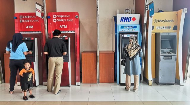 doc78ii5m5gzlc5j0usolr Malaysian banks' loan growth to stay at 5-6% in 2023 on economic stability, says S&P Global