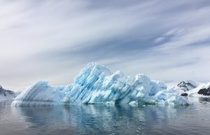 Iceland Ice Cave Collapse Kills 1, 2 Missing Rescue crews search debris near a collapsed ice cave on the Breiðamerkurjökull glacier in southern Iceland.