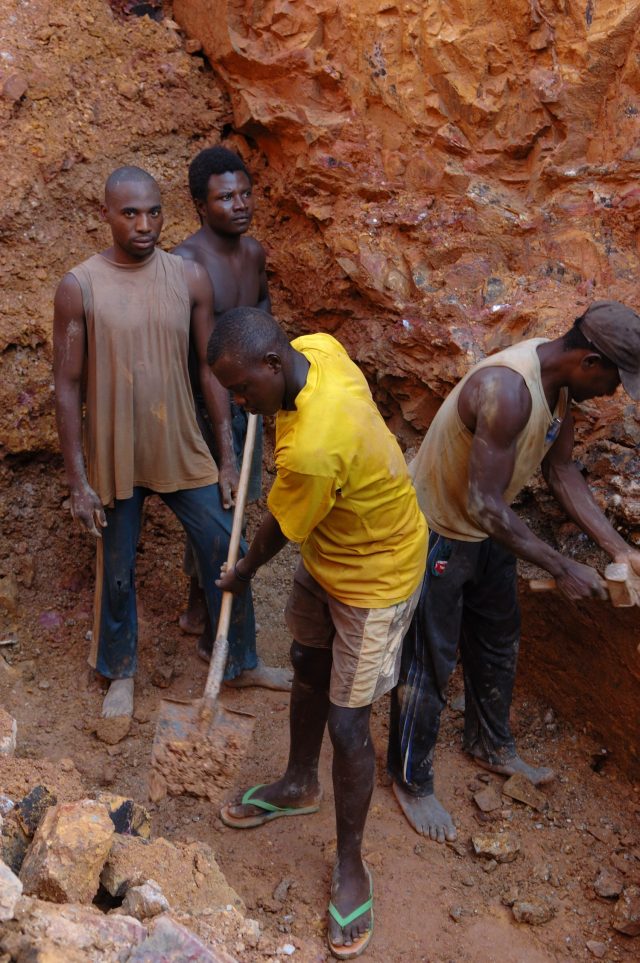 Thirteen Miners Killed in Flooded Gold Mine in Mali Accident Rescuers gather near a flooded gold mine tunnel entrance in Kangaba, Mali, after a reservoir spill trapped miners underground.