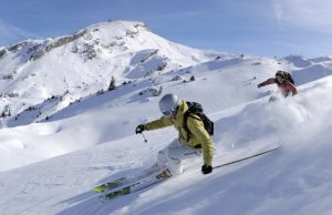 Avalanche Traps 3 Skiers in Alaska’s Chugach Mountains Rescue teams search a massive pile of snow in the Chugach Mountains after an avalanche trapped three skiers.