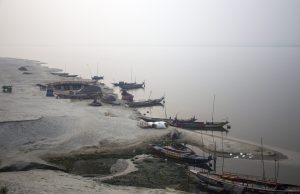 Bus Plunges into Padma River Kills 26 in Bangladesh Rescue workers search the Padma River near a submerged bus after a fatal accident in Goalanda Upazila, Rajbari District.