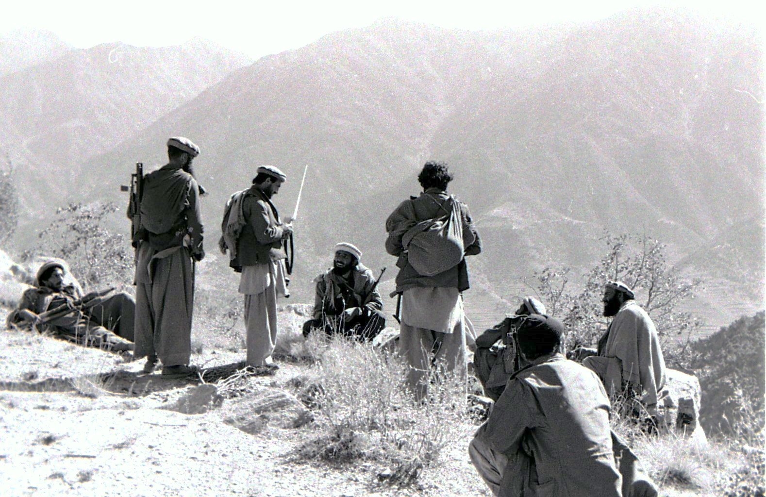 Helicopter Hits Power Lines, Kills Two in Afghanistan Helicopter Hits Power Lines, Kills Two in Afghanistan