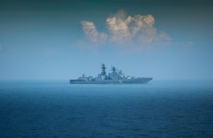 US Navy Destroyers Enter Narrow Strait of Hormuz for Mine Sweeping US Navy Destroyers Enter Narrow Strait of Hormuz for Mine Sweeping
