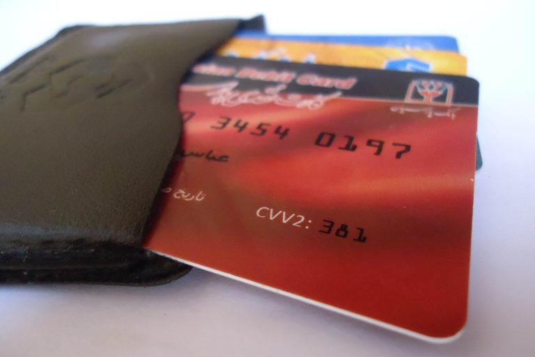 MiniPay partners with Visa and Gnosis Pay to launch stablecoin debit card
