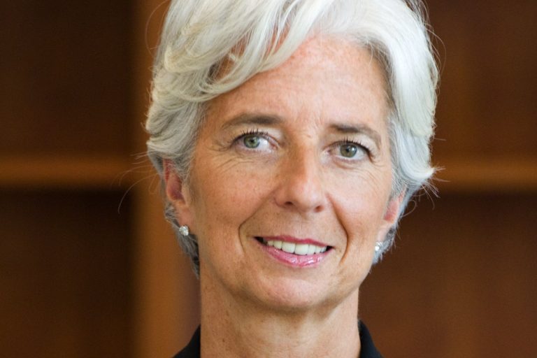 Digital Currencies Reshape Banking, Privacy, and Monetary Policy