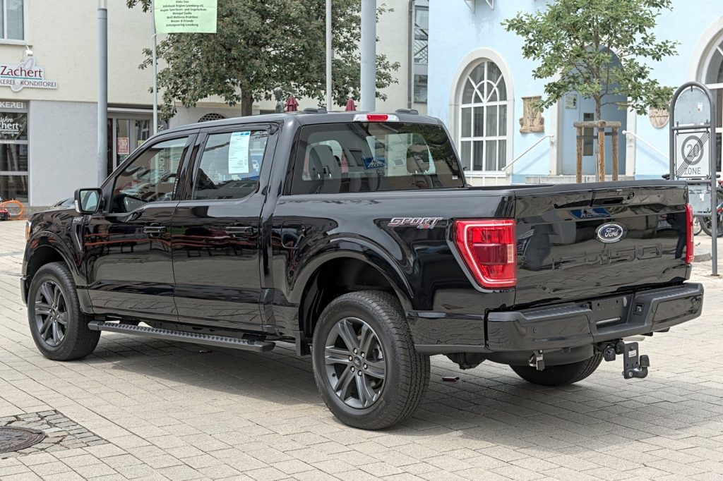 Ford Recalls 223,000 F-150 Pickups Over Fire, Stall Risks