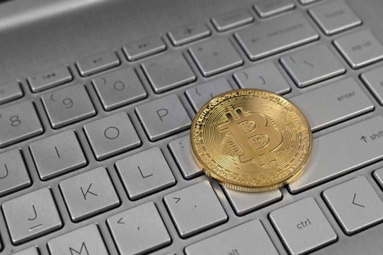 Two Crypto Wallets Open $171M Long Bets on 2,031 Bitcoin