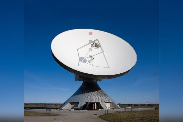 FCC Opens Door to Rival Satellite Broadband Networks in U.S.