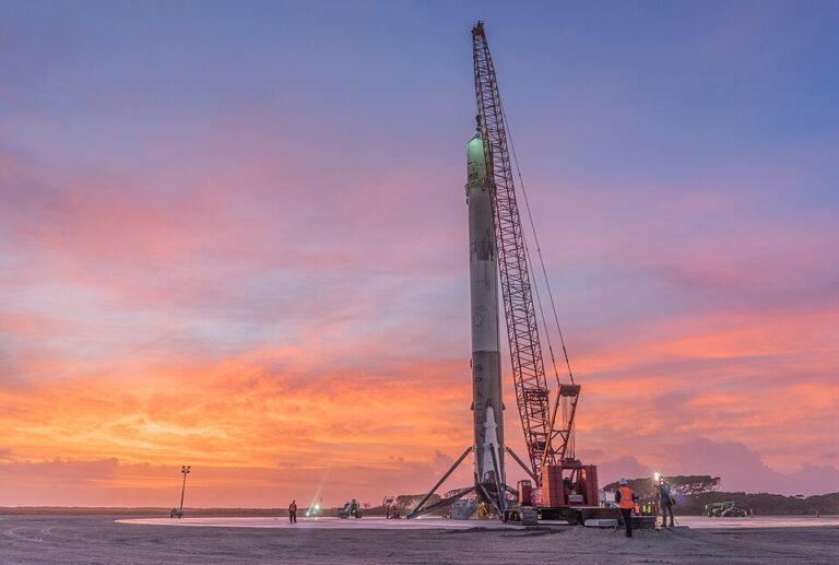 Satellite Internet Industry Faces $100 Billion Market Shift