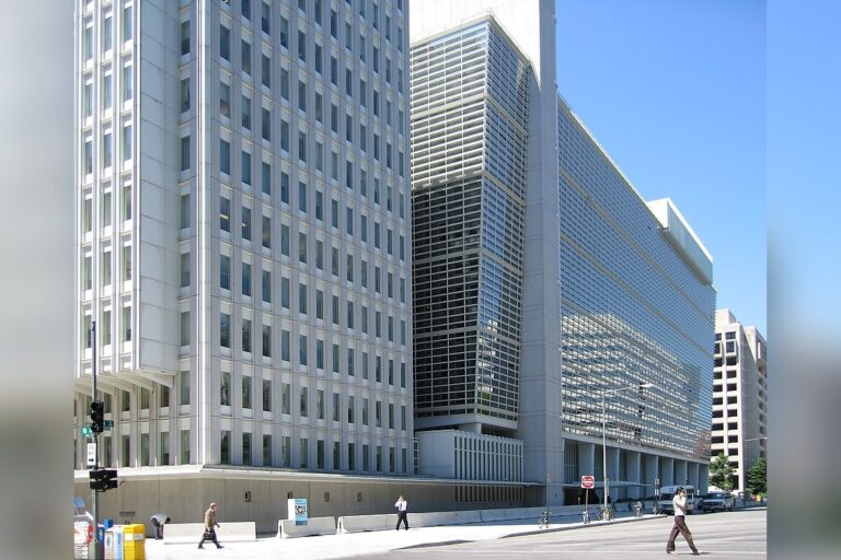 World Bank Slashes Malaysia 2021 Growth Forecast