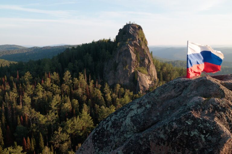 Crypto Scammers Exploit Russian Language to Target Diaspora Communities