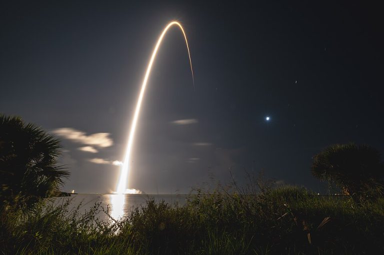 Amazon and SpaceX Diverge in Satellite Internet Race